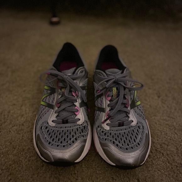 New Balance Shoes - New Balance Running shoes size 9 1/2
